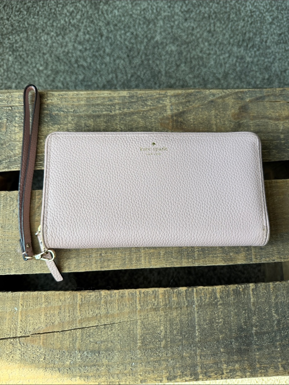 kate spade Lucy Pale Pink Pebbled Leather Zip Wristlet Wallet